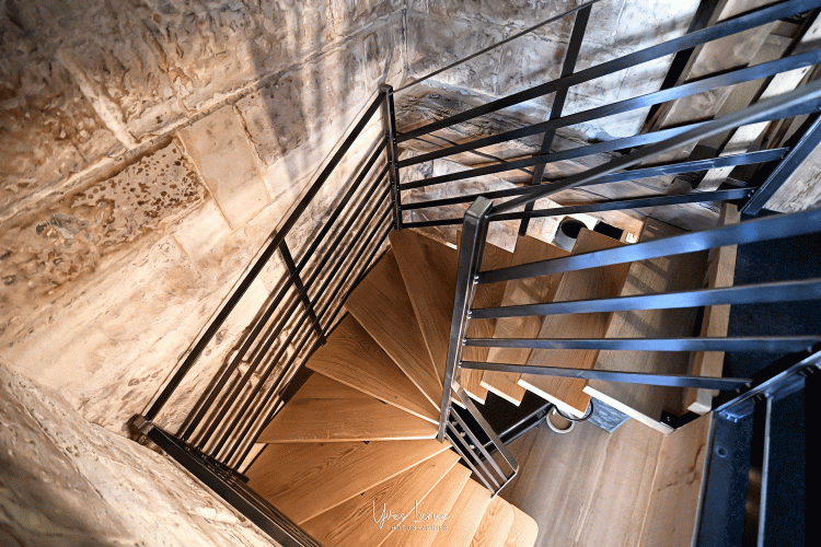 La_GargouilleC_Yves-Larue-(5) Détail escalier sur-mesure La Gargouille SB archi intérieure